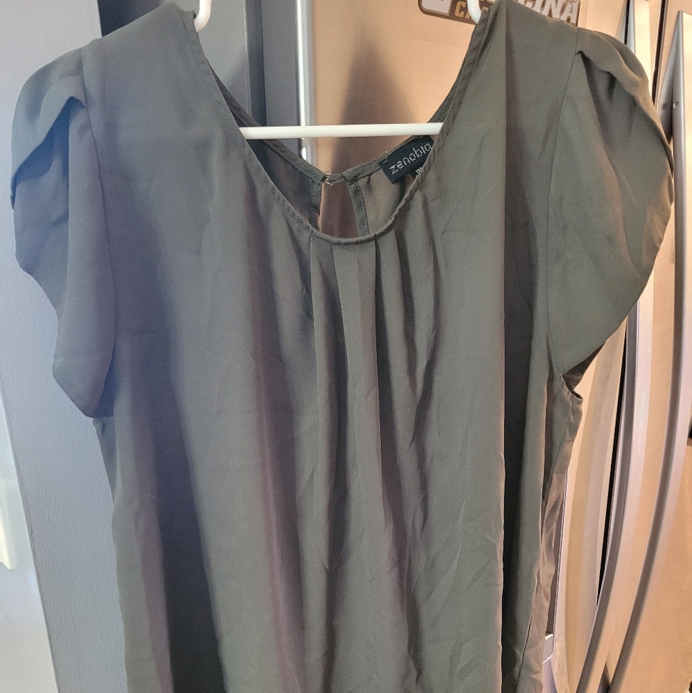 Womens 2x top